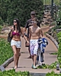 thumb_002 - 0-selena si juss in hawai-0