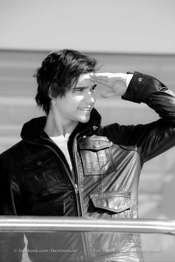 216451_10150180486275209_322432935208_6711972_122443_n