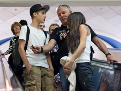  - 2011 Arriving At LAX Airport With Justin Bieber May 23