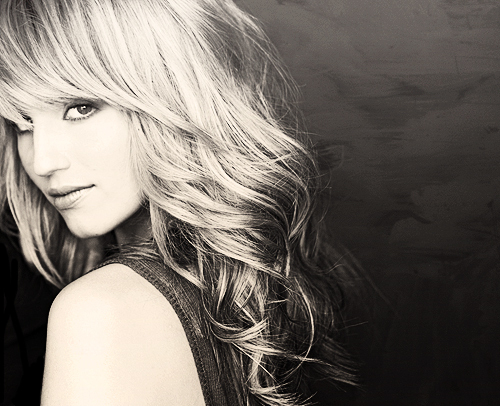 tumblr_lldlflLvf11qb8nvjo1_500_large - Dianna Agron