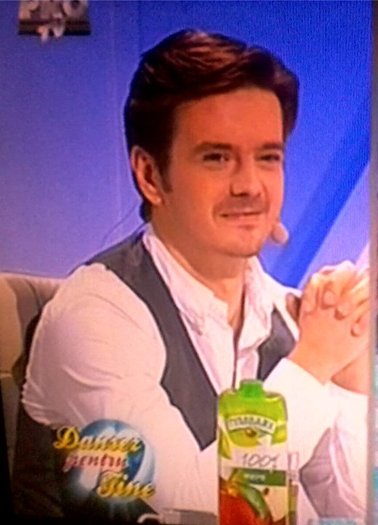 227574_131614343582888_100002029705177_211234_8115819_n