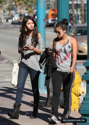 normal_selena-gomez-0010 - 02-07-11  Selena Gomez out in Hollywood with Francia Raisa