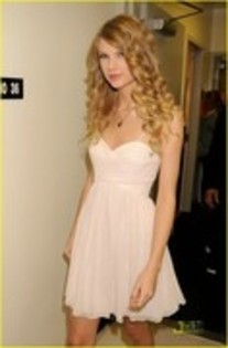 11296619_WQRRFHSJC - Taylor Swift