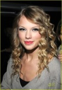 12598008_PSMETYZLL - Taylor Swift