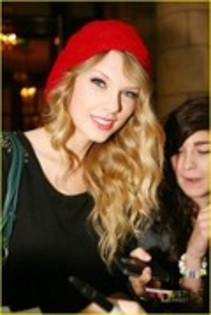 12600780_SUPVPXQCZ - Taylor Swift