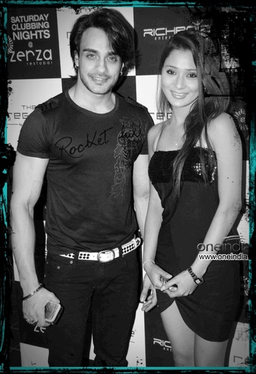 229126_163764217017368_100001513711537_394254_7415761klnj_n