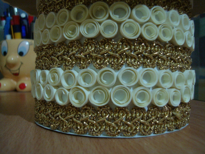 27 - tehnica rularii hartiei -  quilling