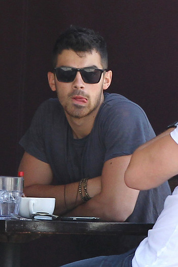 Joe+Jonas+Joe+Jonas+Kings+Road+Cafe+West+Hollywood+eXeSQd8zJbVl - Joe Jonas at Kings Road Cafe in West Hollywood