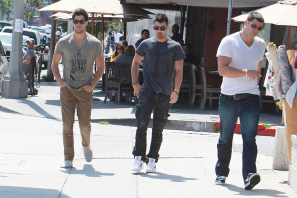 Joe+Jonas+Joe+Jonas+Kings+Road+Cafe+West+Hollywood+oc5fIeHMWVfl