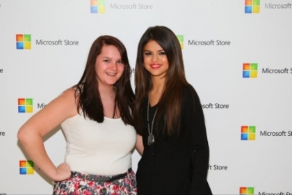 normal_014 - Microsoft Store Opening Concert Meet and Greet at South Coast Plaza