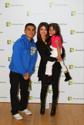 normal_052 - Microsoft Store Opening Concert Meet and Greet at South Coast Plaza