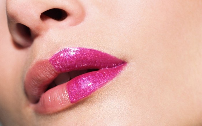 art-0-1920x1200-nice-cool-red-lips-hot-wallpaper-212-60456445 - Buze2