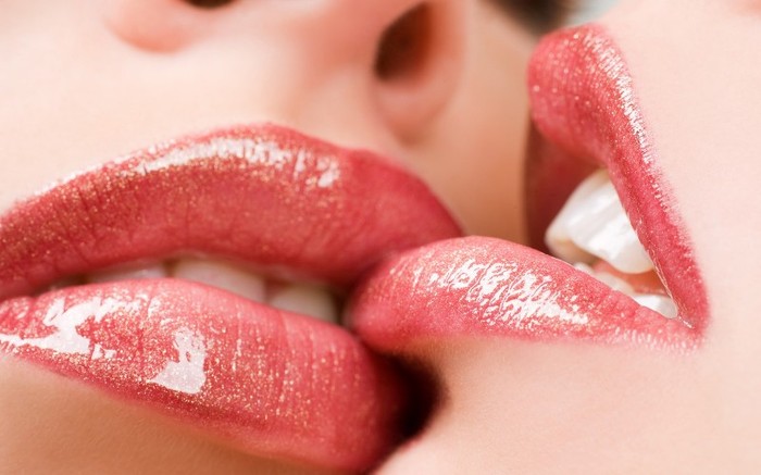 lipstouching-389668 - Buze2
