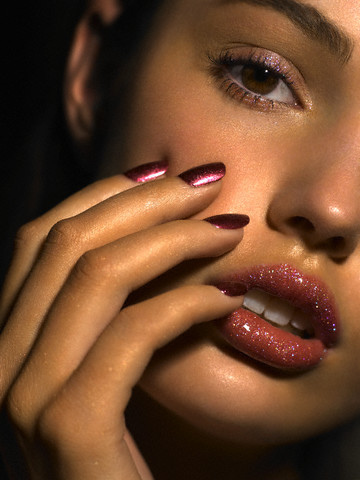 Makeup_Tips_for_Beautiful_Nails_and_Lips - Buze2