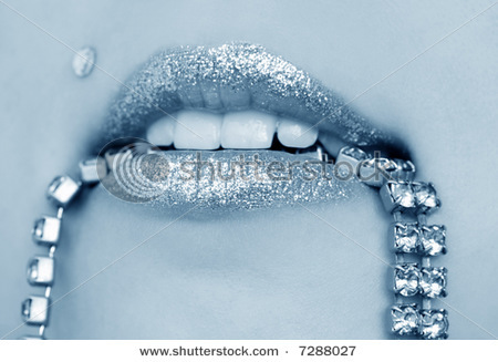 stock-photo-silver-lips-7288027 - Buze2