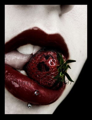 Strawberry_Lips_by_TOXIKBABY - Buze2