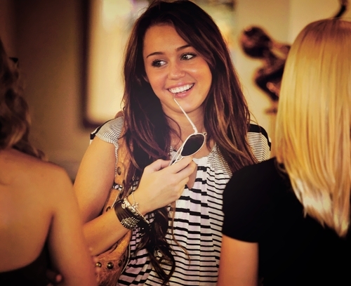Miley Cyrus (11)