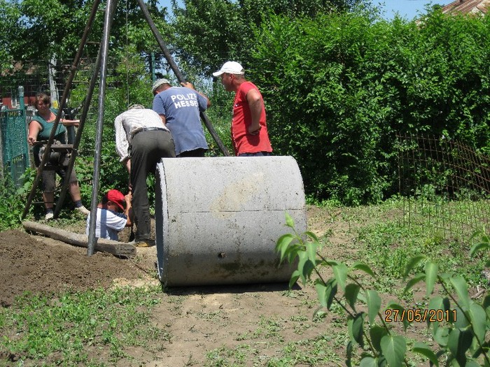 IMG_0437 - Curtea si gradina in constructie