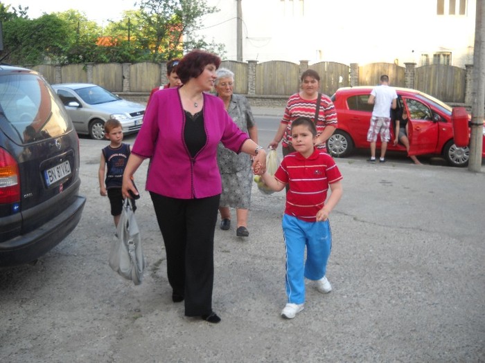 M-AU ASTEPTAT VECINII