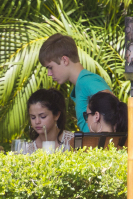  - 2011 At The Four Seasons With Selena Gomez In Maui May 25th