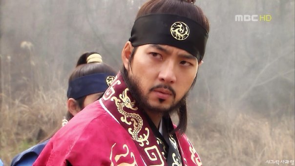 6329_104547943698_654448698_1975682_3921390_n - bq---jumong---qb