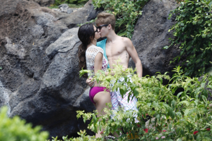  - 2011 At A Tropical Garden In Maui With Selena Gomez May 26th