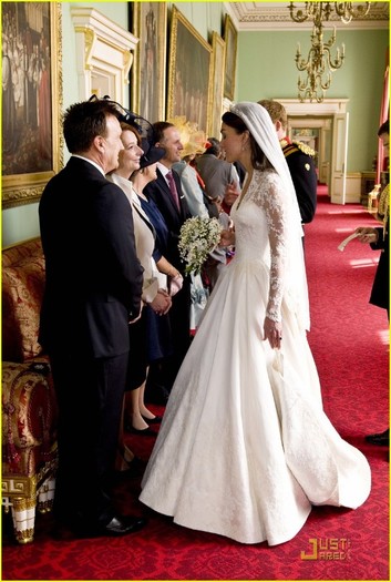 Kate Middleton Second Wedding Dress 10 Poze Nunta Regala 2011