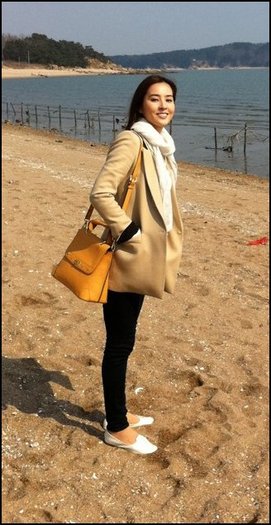 207175_146551905411063_132277993505121_291414_1133232_n - a---hye jin han 2---a