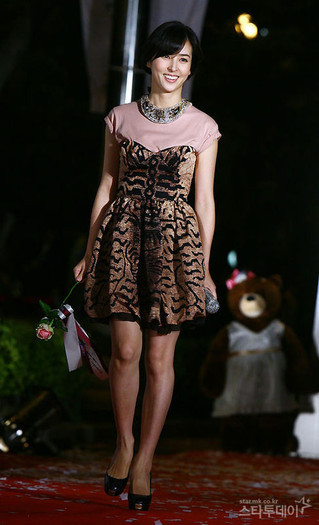 37675234_UWFUPWIXX - a---hye jin han 2---a