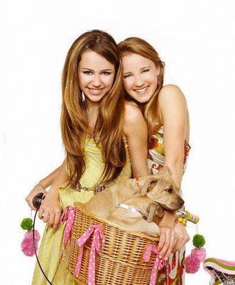 29310722_XVXIJQEAF - disney channel