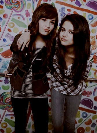 demi-lovato-selena-gomez-1