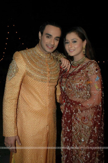 33119-alekh-and-sadhna-looking-marvellous - 1-Sara Khan-Sadhna