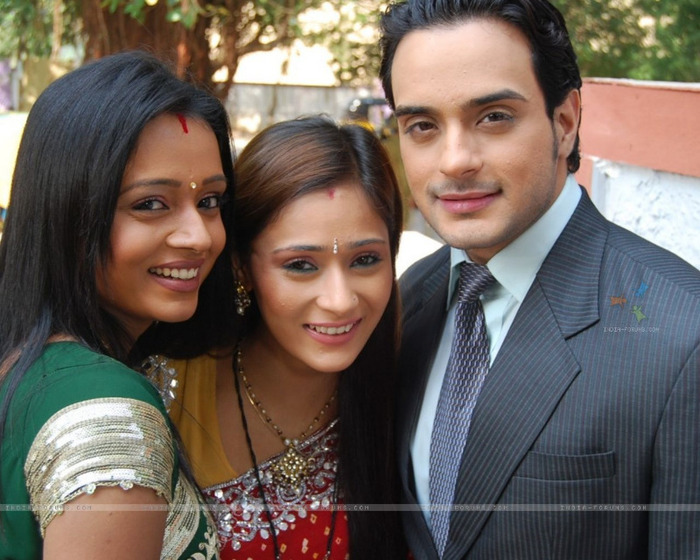 40351-alekh-with-sadhna-and-ragini - 1-Sara Khan-Sadhna