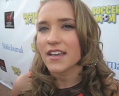 17901396_ZQLQAUWCO - emily osment