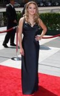 17901453_KNJLNNLOY - emily osment