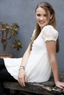 17901457_WSMZEUQXV - emily osment