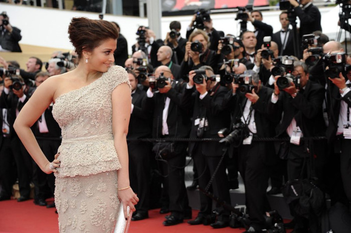 aishwarya-rai-cannes-2011-bollyupdatescom-05 - 1-Aishwarya Rai