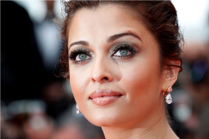 aishwarya-rai-cannes-2011-bollyupdatescom-11