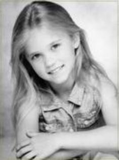 17901529_BYCQKQNPH - emily osment