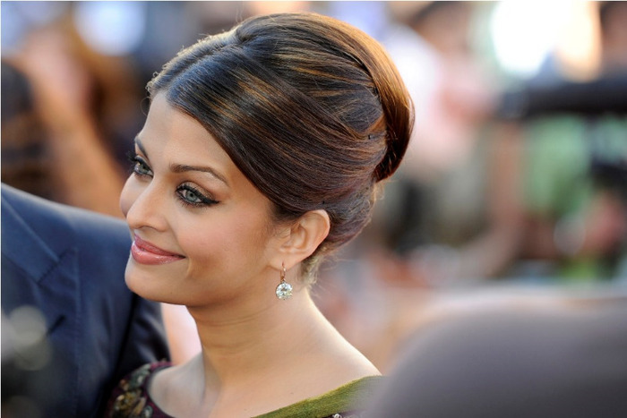 aishwarya-rai-raavan-premiere-bollyupdatescom-01 - 1-Aishwarya Rai