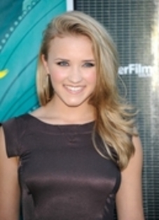 17902032_ZTUQPGXPE - emily osment