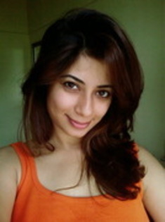 20910758_RNBDAEZSQ - malin kapoor