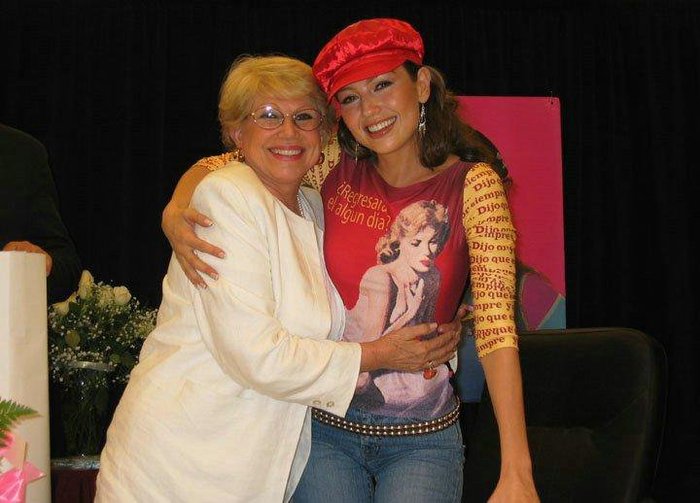 Thalia si mama ei - Thalia si mama ei Yolanda Miranda