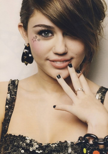 Miley_Seventeen-1