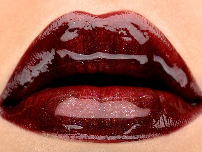 Red-shining-sexy-lips-lips-7052583-1024-768 - Buze2