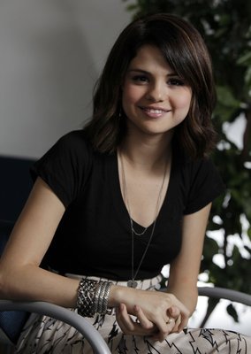 selena-gomez-742591l-poza - TOATE POZELE MELE