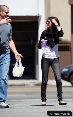 selena-gomez-001 - 04-05-09  Selena Gomez was spotted leaving Taco Bell in Hollywood