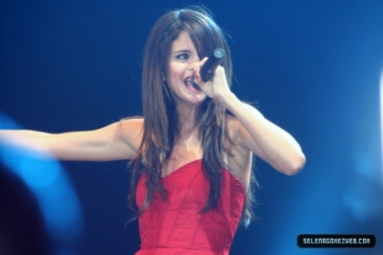 normal_001 - 02-02-11  Selena Gomez Performing in Santiago  Chile