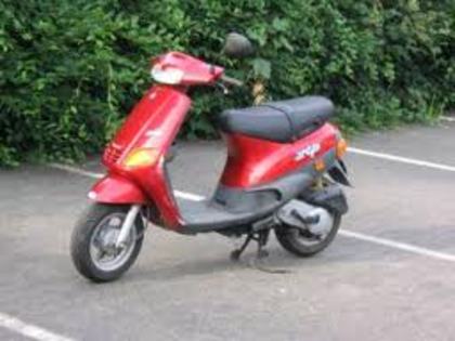 Piaggio zip p2 - Scutere