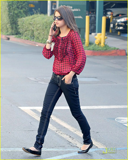 selenafan03 - shopping in studio city